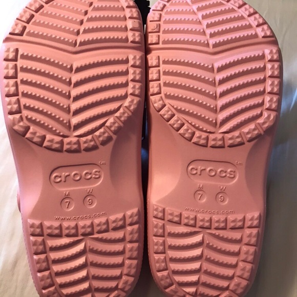 Pink Crocs - Picture 4 of 4